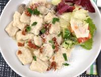 Gnocchi med soltorkad tomat, svamp och grädde